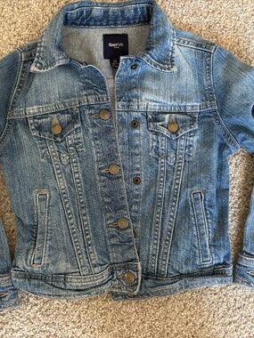 Girls GAP Jean jacket size 6-7